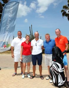 01-09-2016 SPORT; ARUBA PRO-AM GOLF TOURNAMENT 2016. In samenwerking met TIERRA DEL SOL te Aruba organiseerde ARUBA TOURIST AUTHORITY het Aruba Pro Am Golf Toernooi. Enkele BN ers deden hier ook aan mee. Nederland viel echter niet in de prijzen.Ook werd de HANDICART gepresenteerd door Mark en Frans Tempelman.
Hierover later een aparte fotoreportage. 
foto: Albert den Iseger