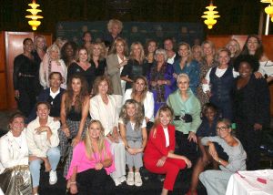 09-09-2024 SHOWBIZZ; STRONG WOMAN AWARD 2024. Betty de Groot presenteerde in het Sofitel Grand Hotel te Amsterdam wederom haar Strong Woman Award evenement. 40 bekende dames uit de tv-mode-film en amusement  wereld waren aanwezig om weer eens heerlijk verwent te worden op een meer dan heerlijke middag. Wendy van Dijk won de begeerlijke award 2024. Het was een tranen moment voor iedereen die aanwezig was. Al met al weer een pracht van een middag vol met muziek-cadeaus-verhalen-eten en drinken en gelukkig veel plezier. Op naar de volgende editie van THE STRONG WOMAN AWARD 2025. foto Albert den Iseger.