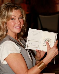 09-09-2024 SHOWBIZZ; STRONG WOMAN AWARD 2024. Betty de Groot presenteerde in het Sofitel Grand Hotel te Amsterdam wederom haar Strong Woman Award evenement. 40 bekende dames uit de tv-mode-film en amusement  wereld waren aanwezig om weer eens heerlijk verwent te worden op een meer dan heerlijke middag. Wendy van Dijk won de begeerlijke award 2024. Het was een tranen moment voor iedereen die aanwezig was. Al met al weer een pracht van een middag vol met muziek-cadeaus-verhalen-eten en drinken en gelukkig veel plezier. Op naar de volgende editie van THE STRONG WOMAN AWARD 2025. foto Albert den Iseger.