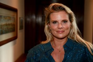 09-09-2024 SHOWBIZZ; STRONG WOMAN AWARD 2024. Betty de Groot presenteerde in het Sofitel Grand Hotel te Amsterdam wederom haar Strong Woman Award evenement.
40 bekende dames uit de tv-mode-film en amusement  wereld waren aanwezig om weer eens heerlijk verwent te worden op een meer dan heerlijke middag. Wendy van Dijk won de begeerlijke award 2024. Het was een tranen moment voor iedereen die aanwezig was.
Al met al weer een pracht van een middag vol met muziek-cadeaus-verhalen-eten en drinken en gelukkig veel plezier. Op naar de volgende editie van THE STRONG WOMAN AWARD 2025.
foto Albert den Iseger.