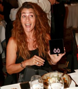 09-09-2024 SHOWBIZZ; STRONG WOMAN AWARD 2024. Betty de Groot presenteerde in het Sofitel Grand Hotel te Amsterdam wederom haar Strong Woman Award evenement. 40 bekende dames uit de tv-mode-film en amusement  wereld waren aanwezig om weer eens heerlijk verwent te worden op een meer dan heerlijke middag. Wendy van Dijk won de begeerlijke award 2024. Het was een tranen moment voor iedereen die aanwezig was. Al met al weer een pracht van een middag vol met muziek-cadeaus-verhalen-eten en drinken en gelukkig veel plezier. Op naar de volgende editie van THE STRONG WOMAN AWARD 2025. foto Albert den Iseger.