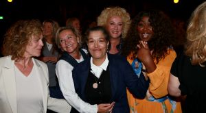 09-09-2024 SHOWBIZZ; STRONG WOMAN AWARD 2024. Betty de Groot presenteerde in het Sofitel Grand Hotel te Amsterdam wederom haar Strong Woman Award evenement.
40 bekende dames uit de tv-mode-film en amusement  wereld waren aanwezig om weer eens heerlijk verwent te worden op een meer dan heerlijke middag. Wendy van Dijk won de begeerlijke award 2024. Het was een tranen moment voor iedereen die aanwezig was.
Al met al weer een pracht van een middag vol met muziek-cadeaus-verhalen-eten en drinken en gelukkig veel plezier. Op naar de volgende editie van THE STRONG WOMAN AWARD 2025.
foto Albert den Iseger.