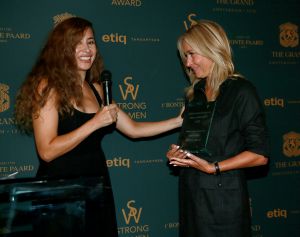 09-09-2024 SHOWBIZZ; STRONG WOMAN AWARD 2024. Betty de Groot presenteerde in het Sofitel Grand Hotel te Amsterdam wederom haar Strong Woman Award evenement.
40 bekende dames uit de tv-mode-film en amusement  wereld waren aanwezig om weer eens heerlijk verwent te worden op een meer dan heerlijke middag. Wendy van Dijk won de begeerlijke award 2024. Het was een tranen moment voor iedereen die aanwezig was.
Al met al weer een pracht van een middag vol met muziek-cadeaus-verhalen-eten en drinken en gelukkig veel plezier. Op naar de volgende editie van THE STRONG WOMAN AWARD 2025.
foto Albert den Iseger.